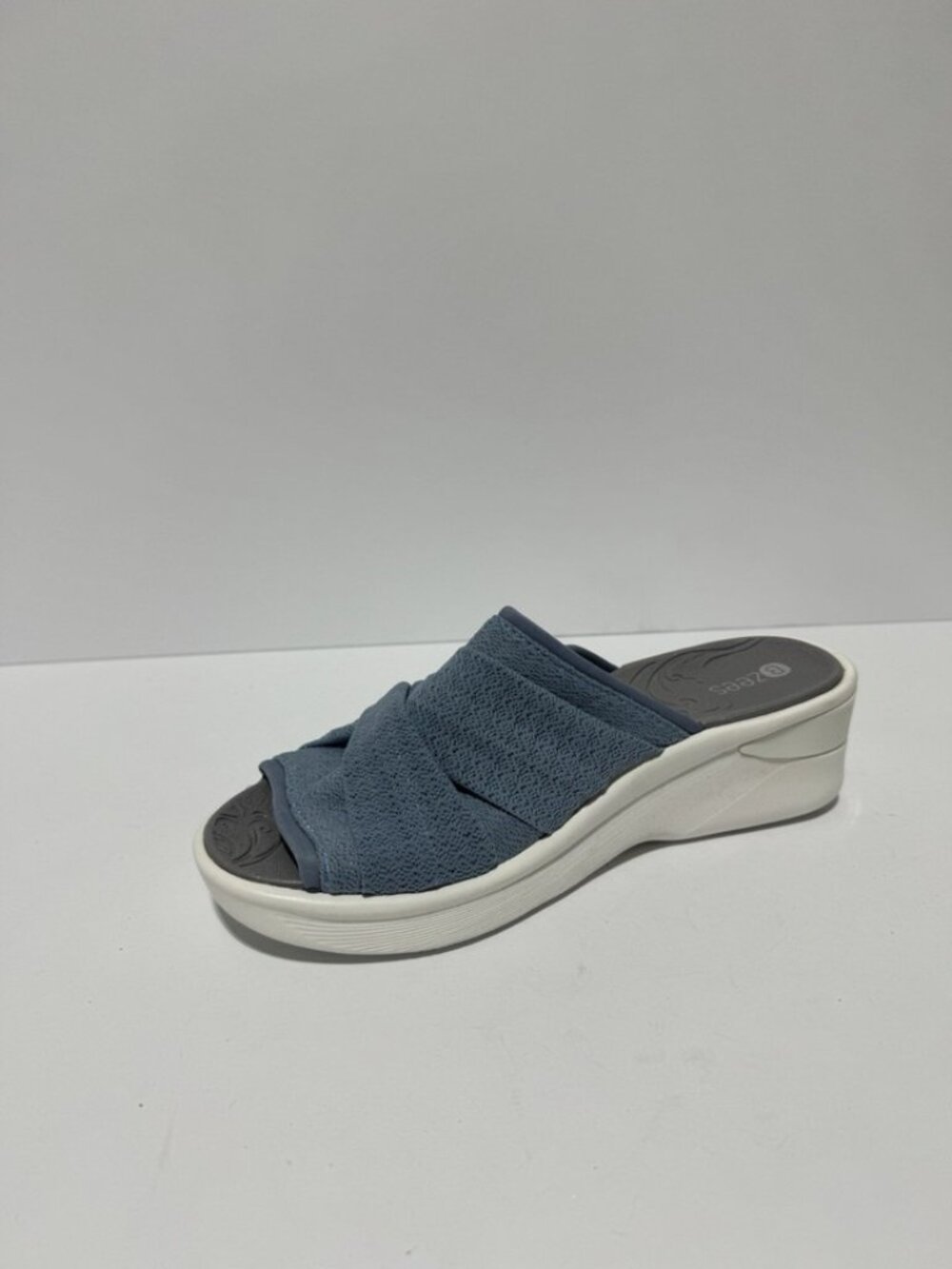Bzees Womens Smile II Sandals Blue Size 8.5 M - Picture 2 of 5